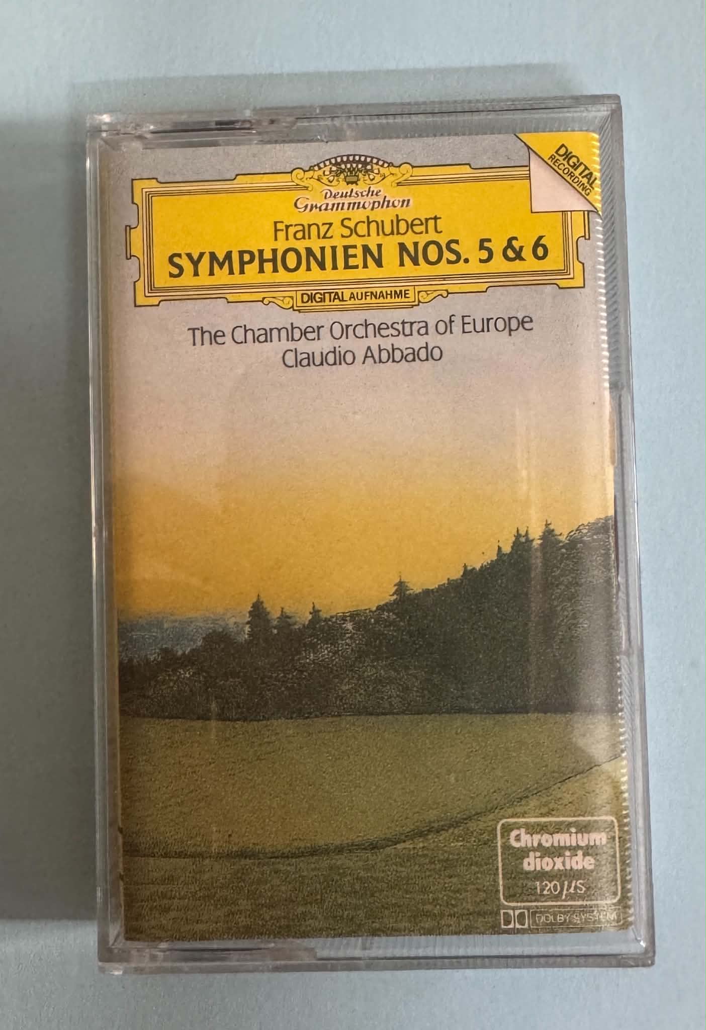 BĂNG CASSETTE CrO2 - SCHUBERT - Symphony No. 5 in B-flat major, D 485 & Symphony No. 6 in C major, D 589